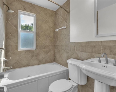 1193 46th Place Se - Photo Thumbnail 12