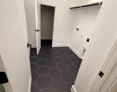 8604 Torrita Dr - Photo Thumbnail 9