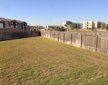8604 Torrita Dr - Photo Thumbnail 16