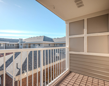 801 N Mclean Boulevard - Photo Thumbnail 15