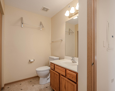 801 N Mclean Boulevard - Photo Thumbnail 13