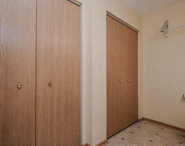 801 N Mclean Boulevard - Photo Thumbnail 14