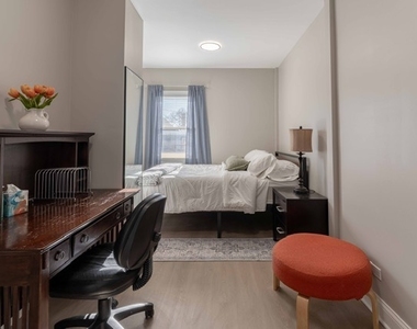 3049 N Avers Avenue - Photo Thumbnail 14