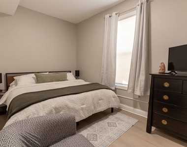 3049 N Avers Avenue - Photo Thumbnail 13