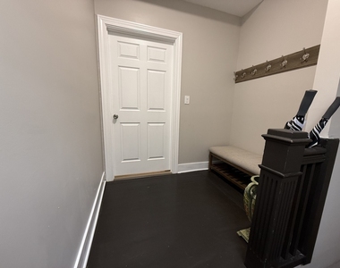 3049 N Avers Avenue - Photo Thumbnail 1