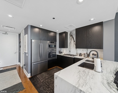 401 N Wabash Avenue - Photo Thumbnail 3