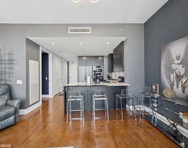 401 N Wabash Avenue - Photo Thumbnail 6