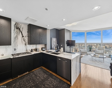 401 N Wabash Avenue - Photo Thumbnail 4