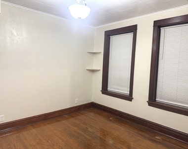 2158 N Hamlin Avenue - Photo Thumbnail 1