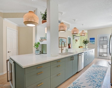 7095 Barrington Circle - Photo Thumbnail 7
