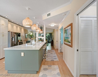 7095 Barrington Circle - Photo Thumbnail 4