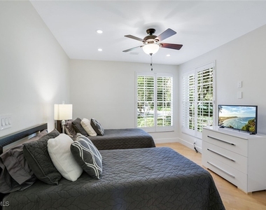 1560 Clermont Drive - Photo Thumbnail 14
