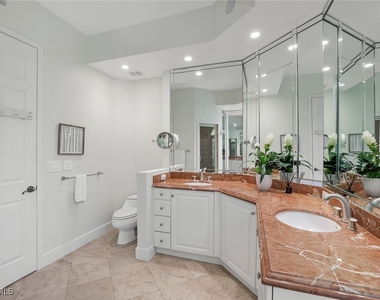 1560 Clermont Drive - Photo Thumbnail 11