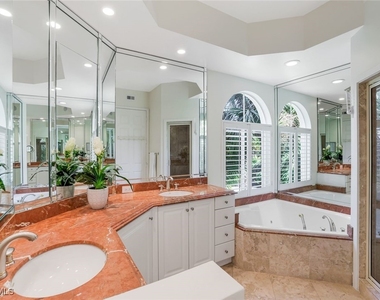1560 Clermont Drive - Photo Thumbnail 10