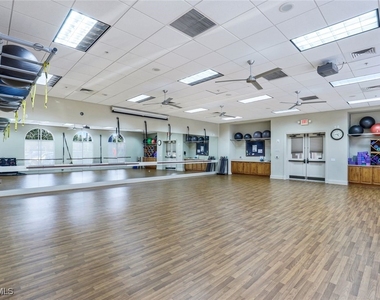 1560 Clermont Drive - Photo Thumbnail 23