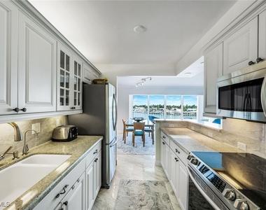 2750 Gulf Shore Boulevard N - Photo Thumbnail 5