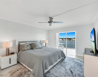 2750 Gulf Shore Boulevard N - Photo Thumbnail 8