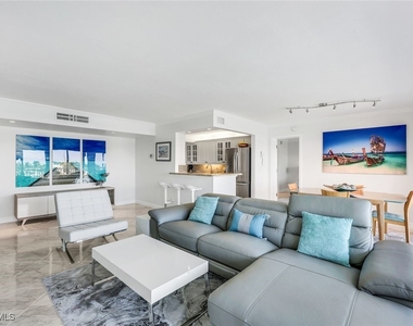 2750 Gulf Shore Boulevard N - Photo Thumbnail 2