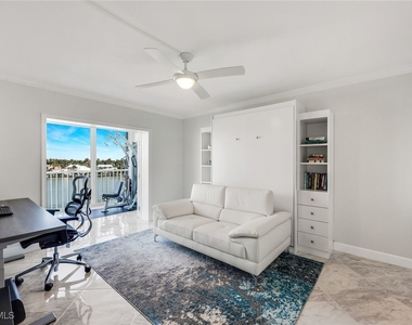 2750 Gulf Shore Boulevard N - Photo Thumbnail 11