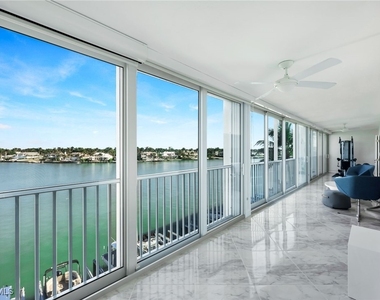 2750 Gulf Shore Boulevard N - Photo Thumbnail 14