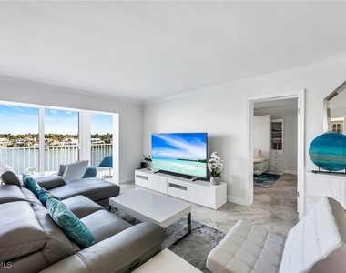 2750 Gulf Shore Boulevard N - Photo Thumbnail 1
