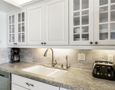 2750 Gulf Shore Boulevard N - Photo Thumbnail 6