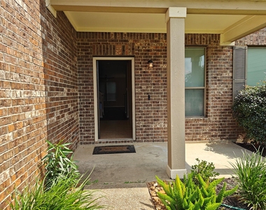 7915 Moss Springs Ct Court - Photo Thumbnail 1