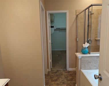 7915 Moss Springs Ct Court - Photo Thumbnail 19