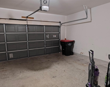7915 Moss Springs Ct Court - Photo Thumbnail 24