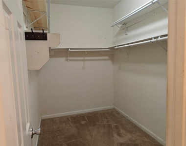 7915 Moss Springs Ct Court - Photo Thumbnail 22