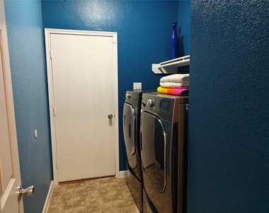 7915 Moss Springs Ct Court - Photo Thumbnail 23