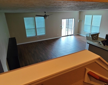 7915 Moss Springs Ct Court - Photo Thumbnail 44