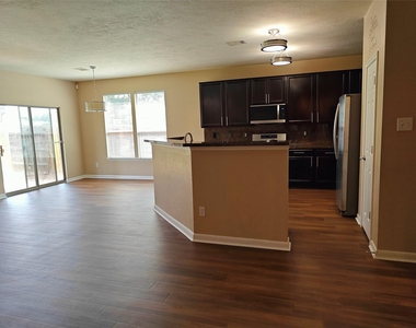 7915 Moss Springs Ct Court - Photo Thumbnail 9