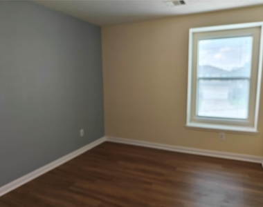 7915 Moss Springs Ct Court - Photo Thumbnail 34