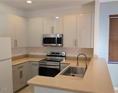 9907 E Verona Circle - Photo Thumbnail 6