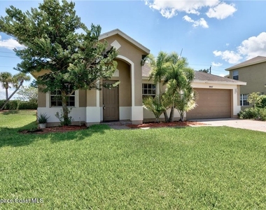9907 E Verona Circle - Photo Thumbnail 2
