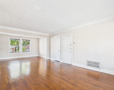 1920 Richmond Avenue - Photo Thumbnail 2