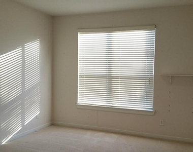 6655 W Sam Houston Parkway - Photo Thumbnail 7