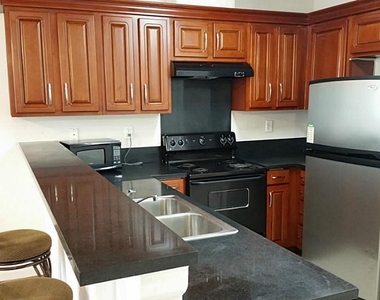 6655 W Sam Houston Parkway - Photo Thumbnail 4