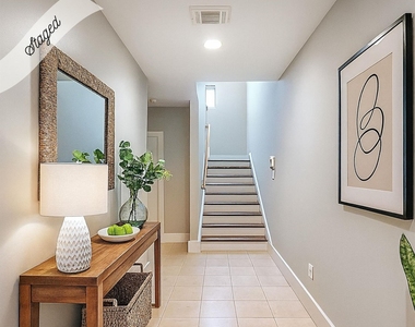404 Parker Street - Photo Thumbnail 3