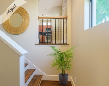 404 Parker Street - Photo Thumbnail 7