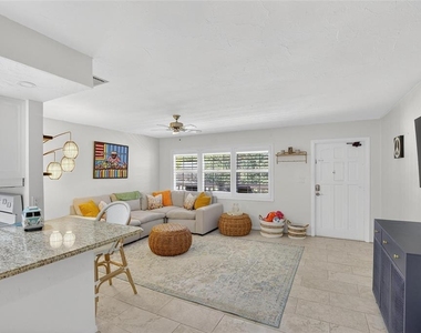 650 Pinellas Point Drive S - Photo Thumbnail 3