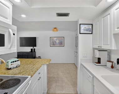 650 Pinellas Point Drive S - Photo Thumbnail 9