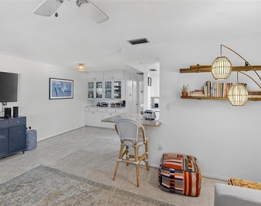 650 Pinellas Point Drive S - Photo Thumbnail 5