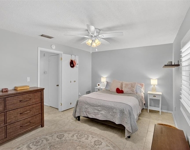 650 Pinellas Point Drive S - Photo Thumbnail 13