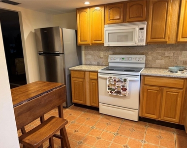 3124 Lake Bayshore Drive - Photo Thumbnail 6