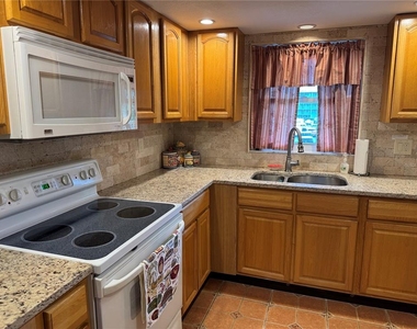3124 Lake Bayshore Drive - Photo Thumbnail 3