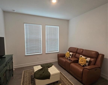 7518 117th Lane E - Photo Thumbnail 6
