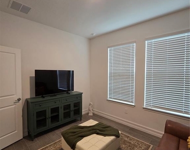 7518 117th Lane E - Photo Thumbnail 7