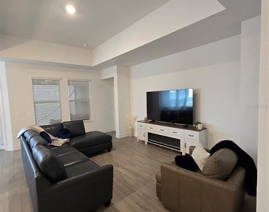 7518 117th Lane E - Photo Thumbnail 9